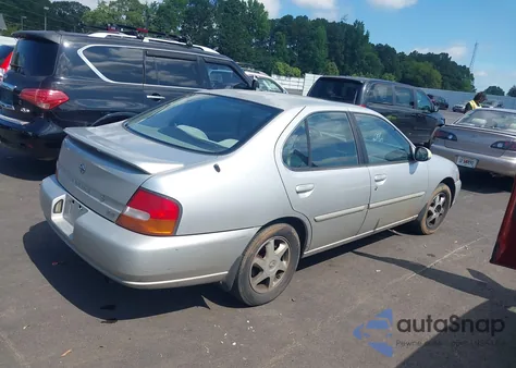 1998 Nissan Altima Gle/Gxe/Se/Xe z USA, uszkodzony, nr VIN 1N4DL01D5WC218779